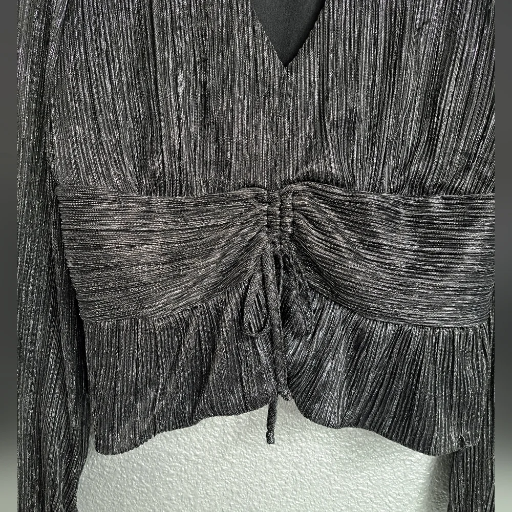 Sofia Vergara Metallic Cropped Blouse Size XL